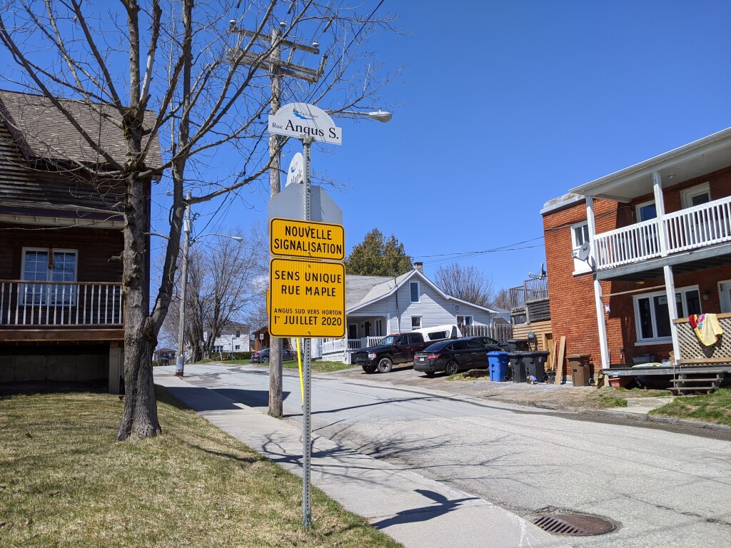 Sens unique rue Maple