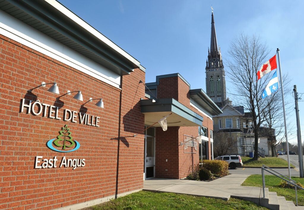 hôtel de ville de east angus
