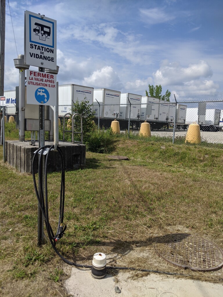 Eau disponible à la station de vidange-